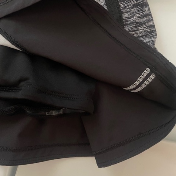 EUC Lululemon Pace Rival Skirt (Regular) Dramatic Static White Black - Picture 8 of 8